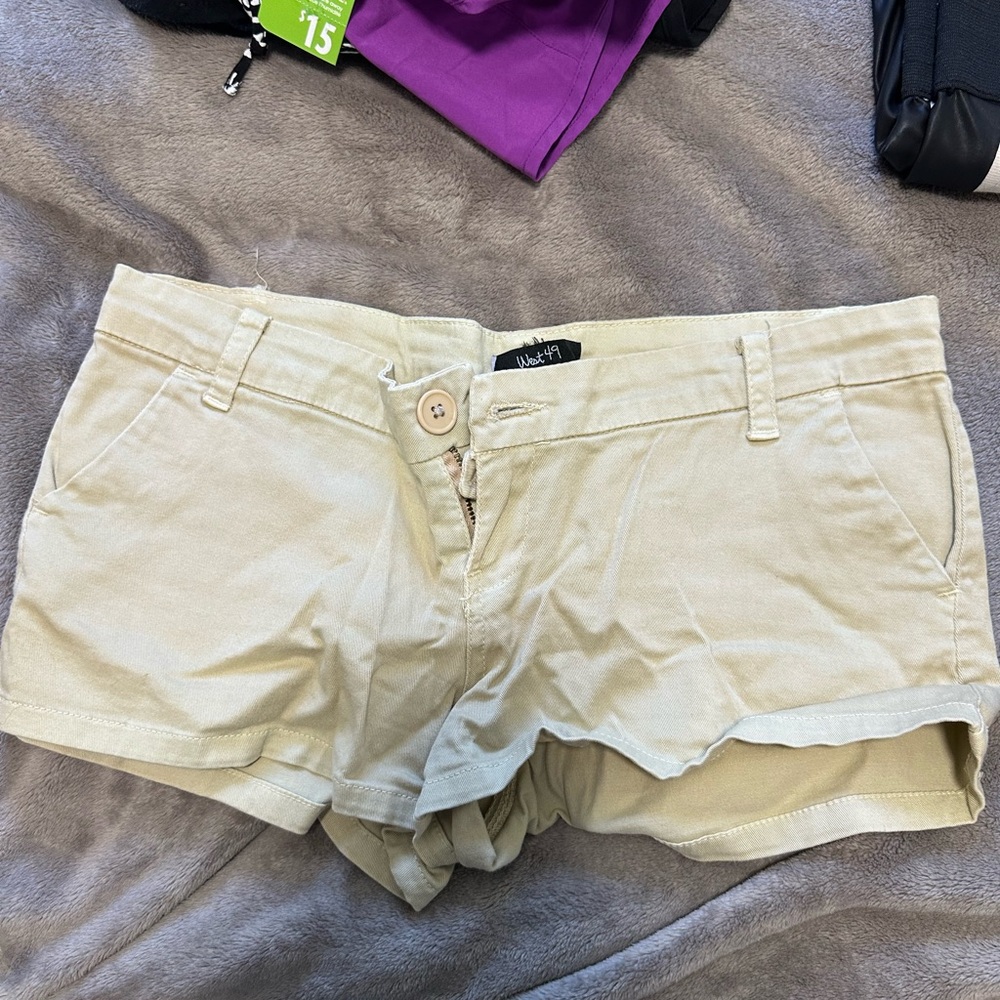 Shorts - Picture 3 of 11